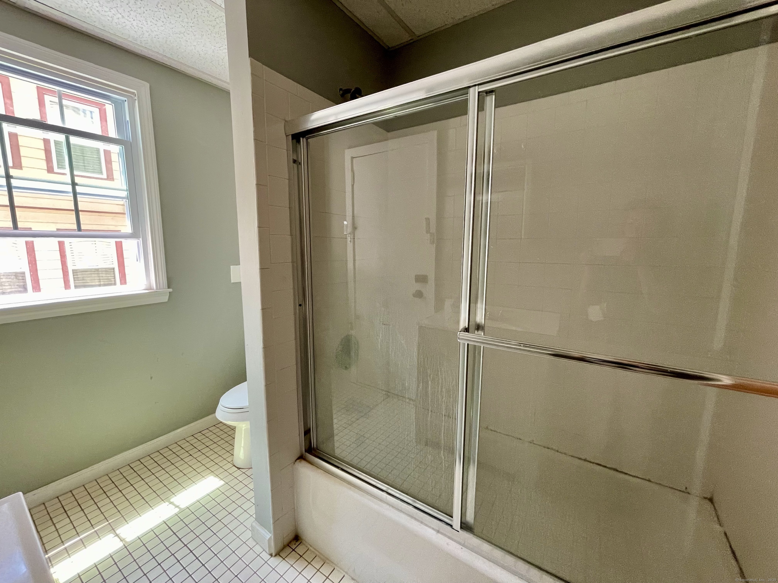 Hartford, Connecticut 06105, United States, 4 Bedrooms Bedrooms, ,2 BathroomsBathrooms,Residential,Active,158743