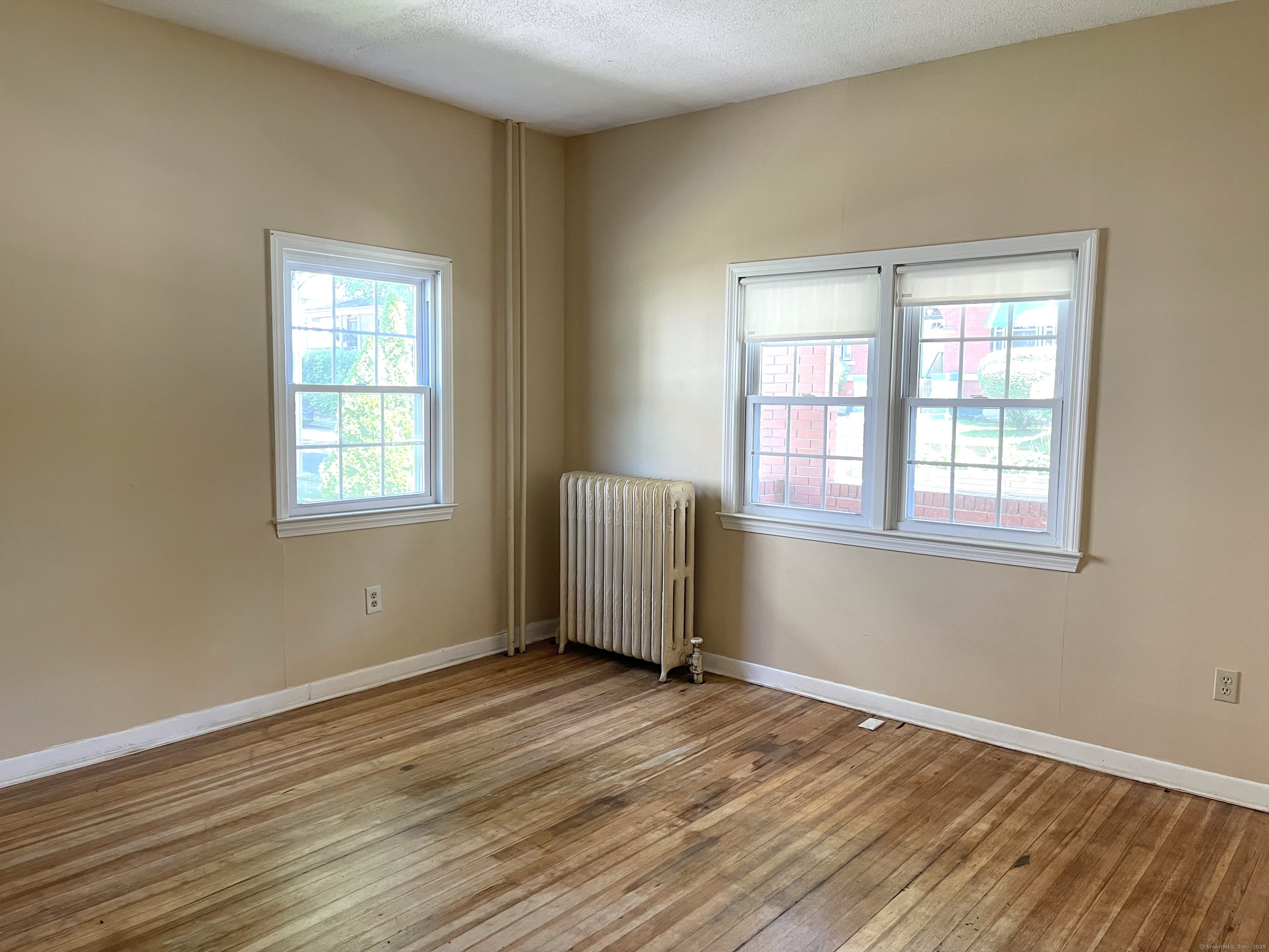 Hartford, Connecticut 06105, United States, 4 Bedrooms Bedrooms, ,2 BathroomsBathrooms,Residential,Active,158743