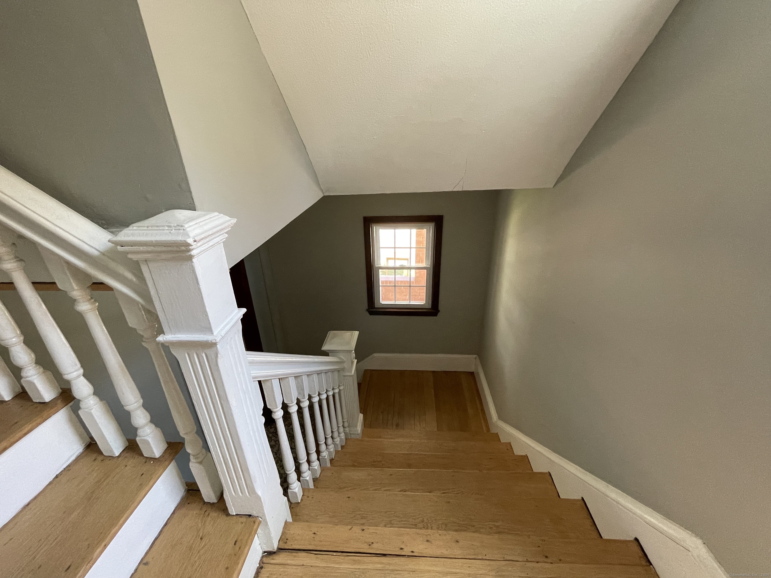 Hartford, Connecticut 06105, United States, 4 Bedrooms Bedrooms, ,2 BathroomsBathrooms,Residential,Active,158743