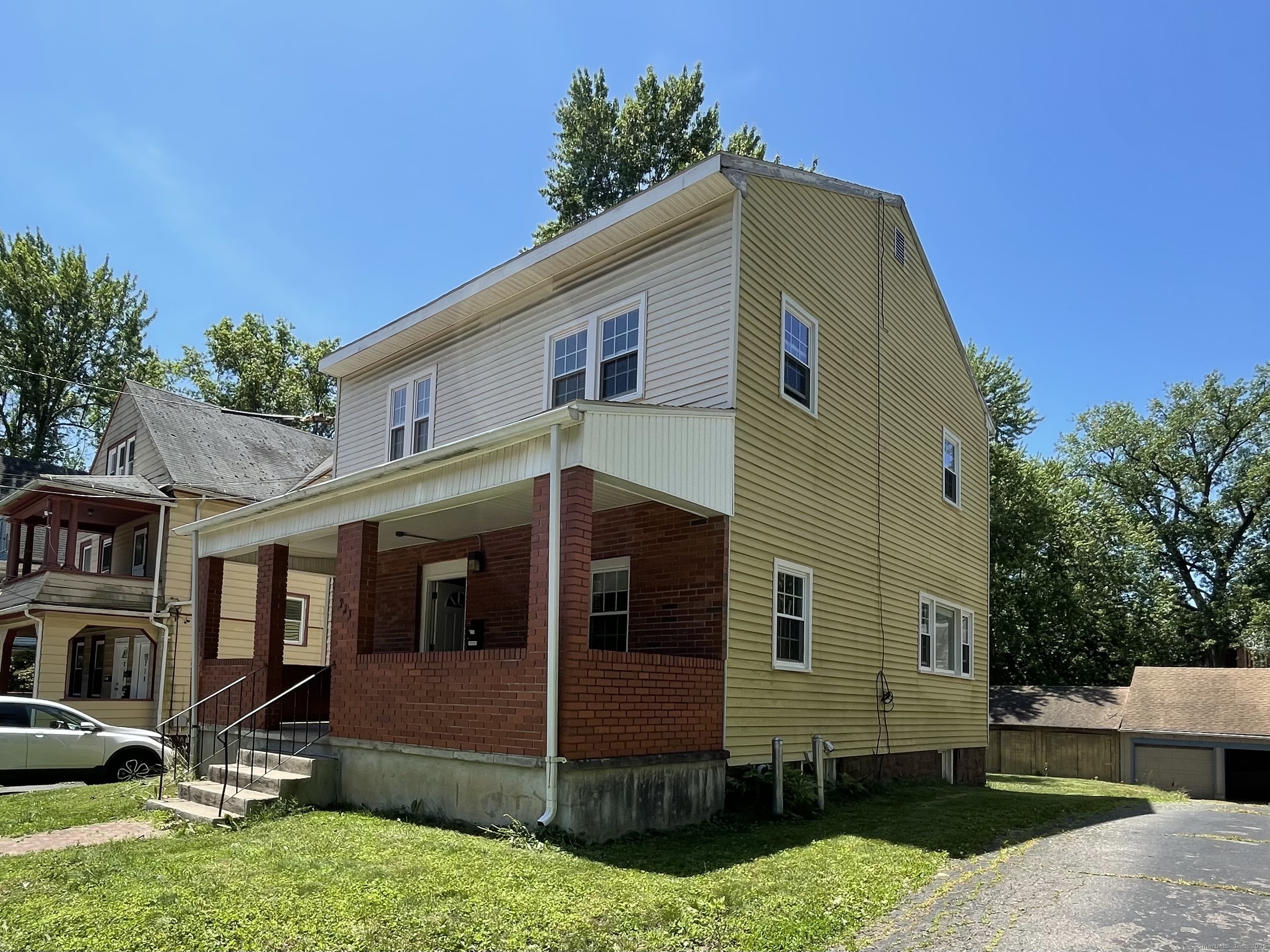 Hartford, Connecticut 06105, United States, 4 Bedrooms Bedrooms, ,2 BathroomsBathrooms,Residential,Active,158743