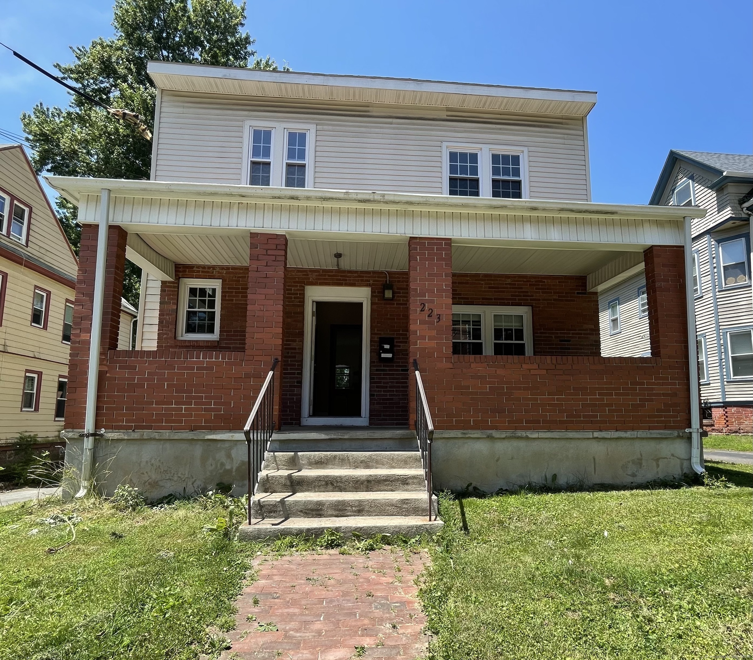 Hartford, Connecticut 06105, United States, 4 Bedrooms Bedrooms, ,2 BathroomsBathrooms,Residential,Active,158743