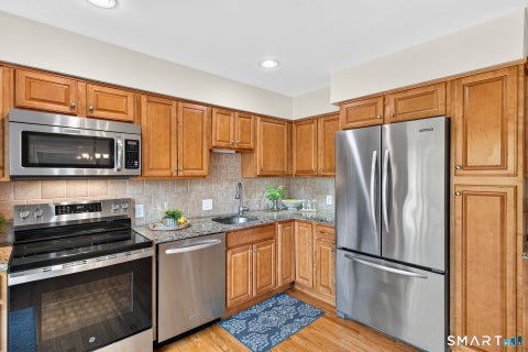 Tiny photo for 3 Redwood Lane #3, Avon, CT 06001 (MLS # 24215933)