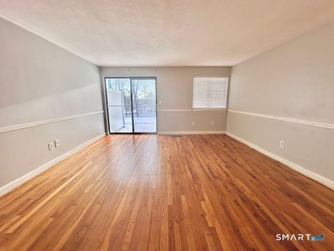 Tiny photo for 253 West Street #APT Q, Southington, CT 06479 (MLS # 24147989)