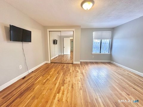 Tiny photo for 253 West Street #APT Q, Southington, CT 06479 (MLS # 24147989)