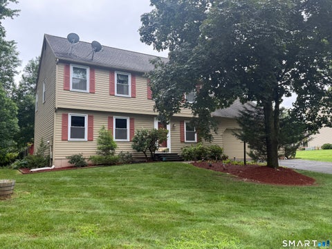 Homes For Sale - 11 Weatherside Drive<br/> New Haven County, Wallingford, CT 06492