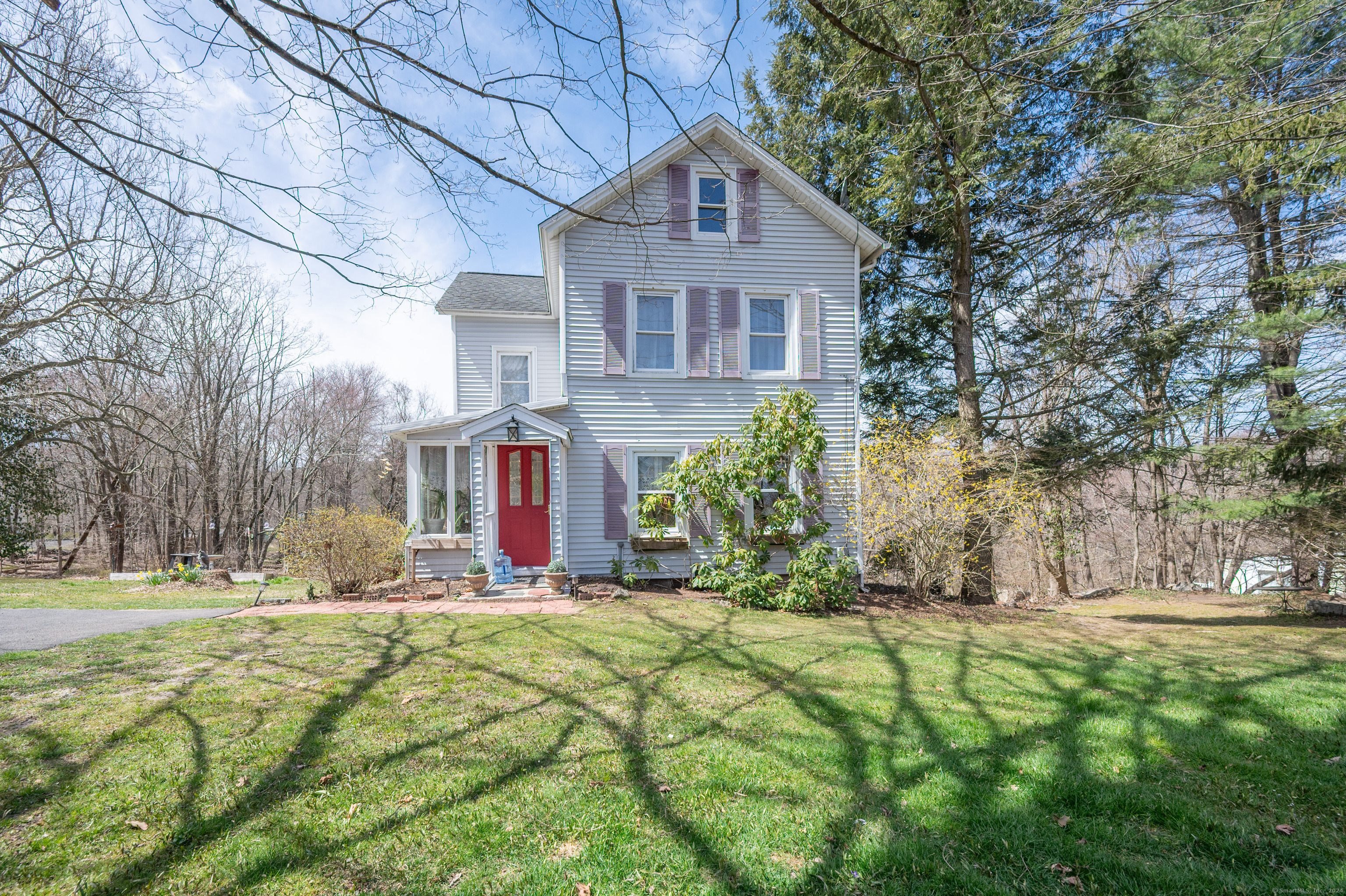 Property for Sale at 113 Long Ridge Road, Danbury, Connecticut - Bedrooms: 3 
Bathrooms: 1 
Rooms: 7  - $399,900