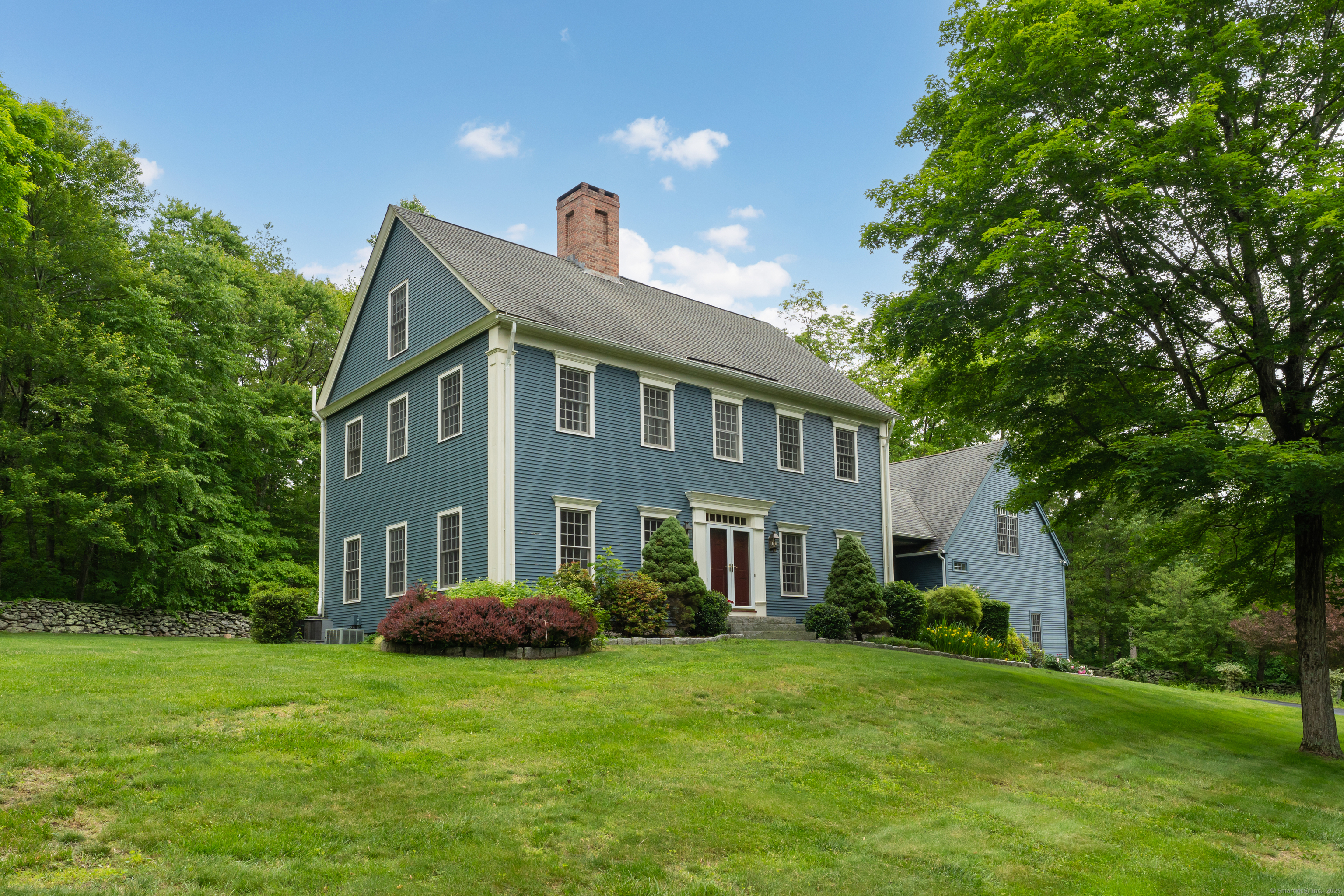 Ely Lane, Killingworth, Connecticut - 4 Bedrooms  
4 Bathrooms  
10 Rooms - 