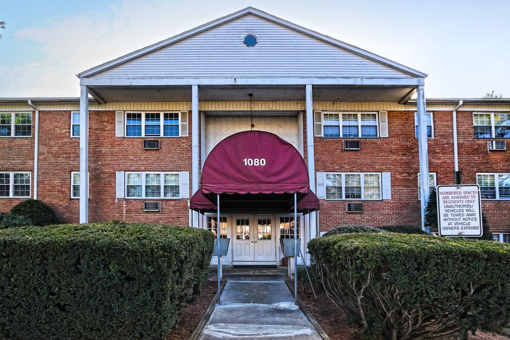 Photo of 1080 New Haven Avenue #APT 113, Milford, CT 06460 (MLS # 24141813)