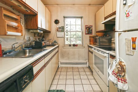 Tiny photo for 1080 New Haven Avenue #APT 113, Milford, CT 06460 (MLS # 24141813)