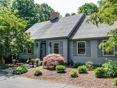 Single Family Residence in Middlebury CT 122 Crest Road.jpg