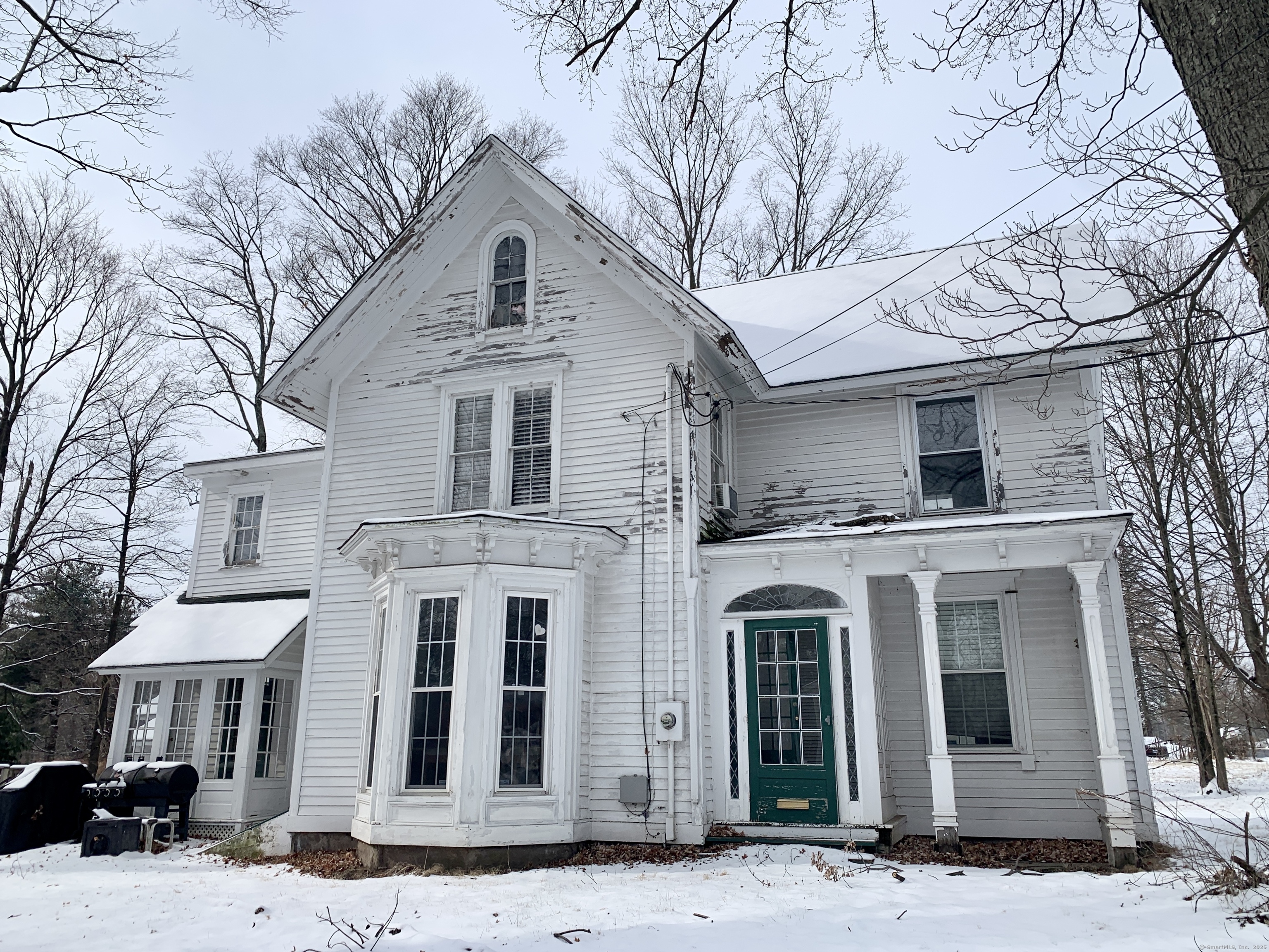 Washington Street, Bristol, Connecticut - 3 Bedrooms  
2 Bathrooms  
7 Rooms - 