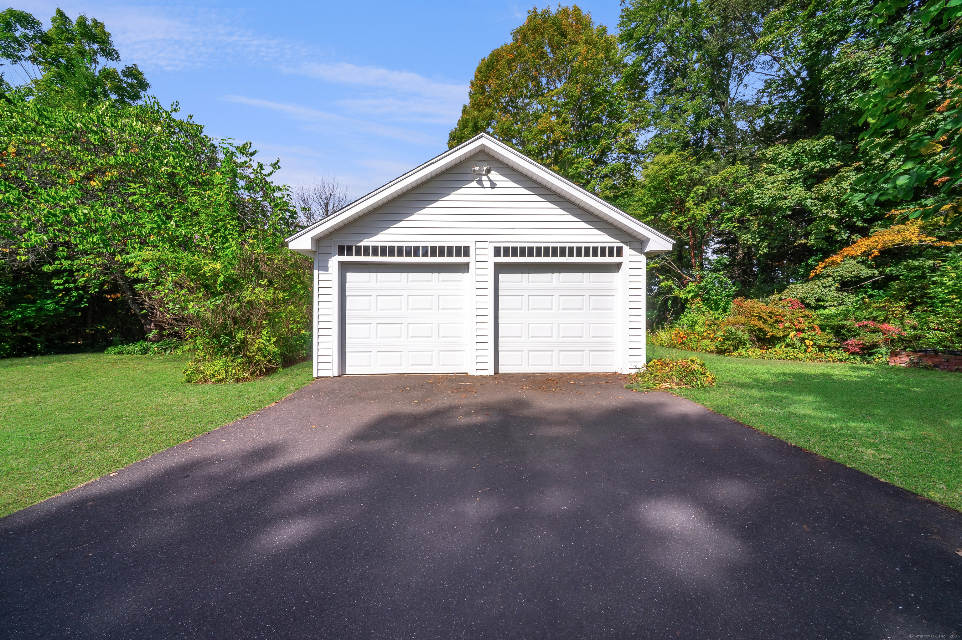 Windsor, Connecticut 06095, United States, 3 Bedrooms Bedrooms, ,2 BathroomsBathrooms,Residential,Active,220224