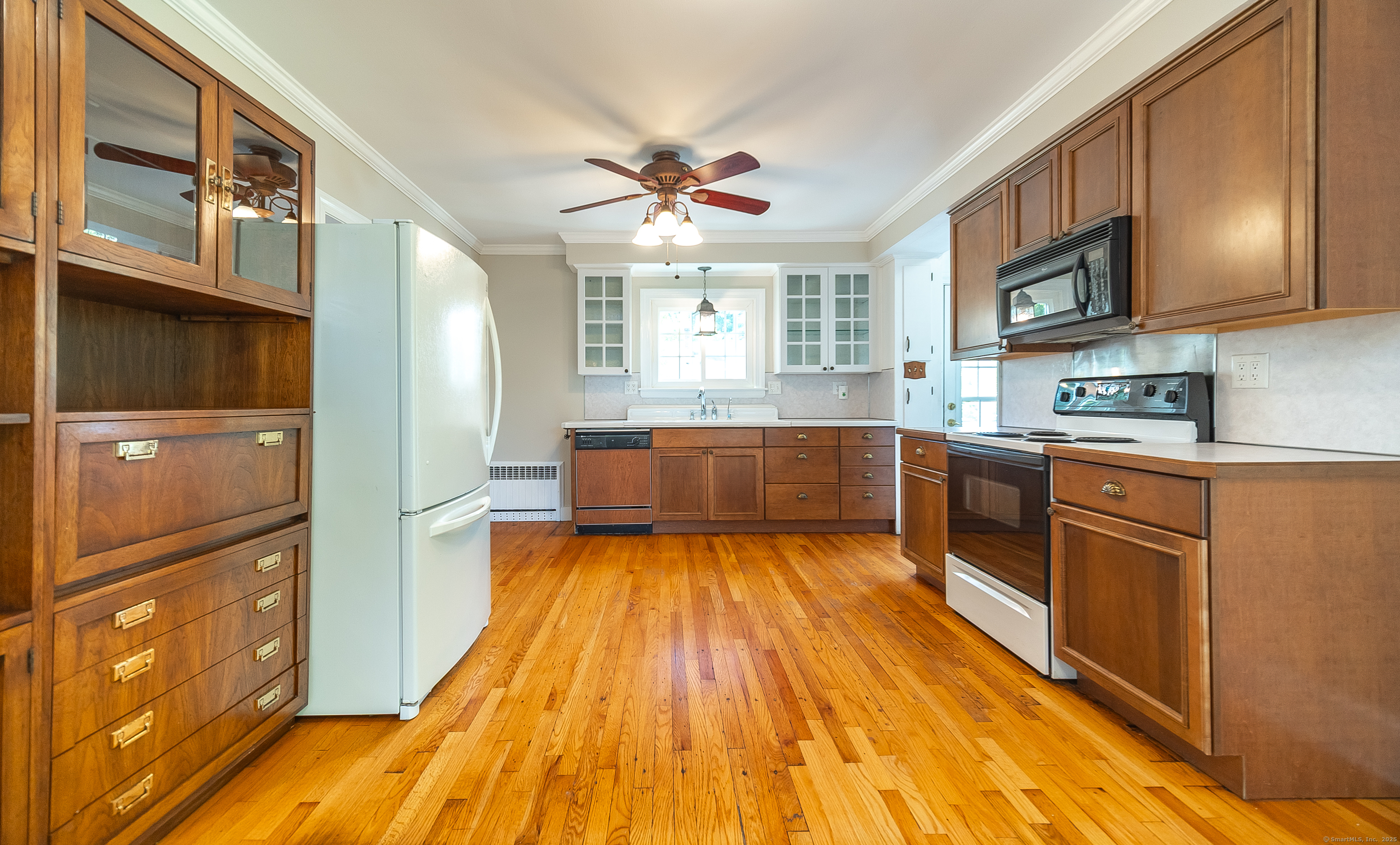 Windsor, Connecticut 06095, United States, 3 Bedrooms Bedrooms, ,2 BathroomsBathrooms,Residential,Active,220224