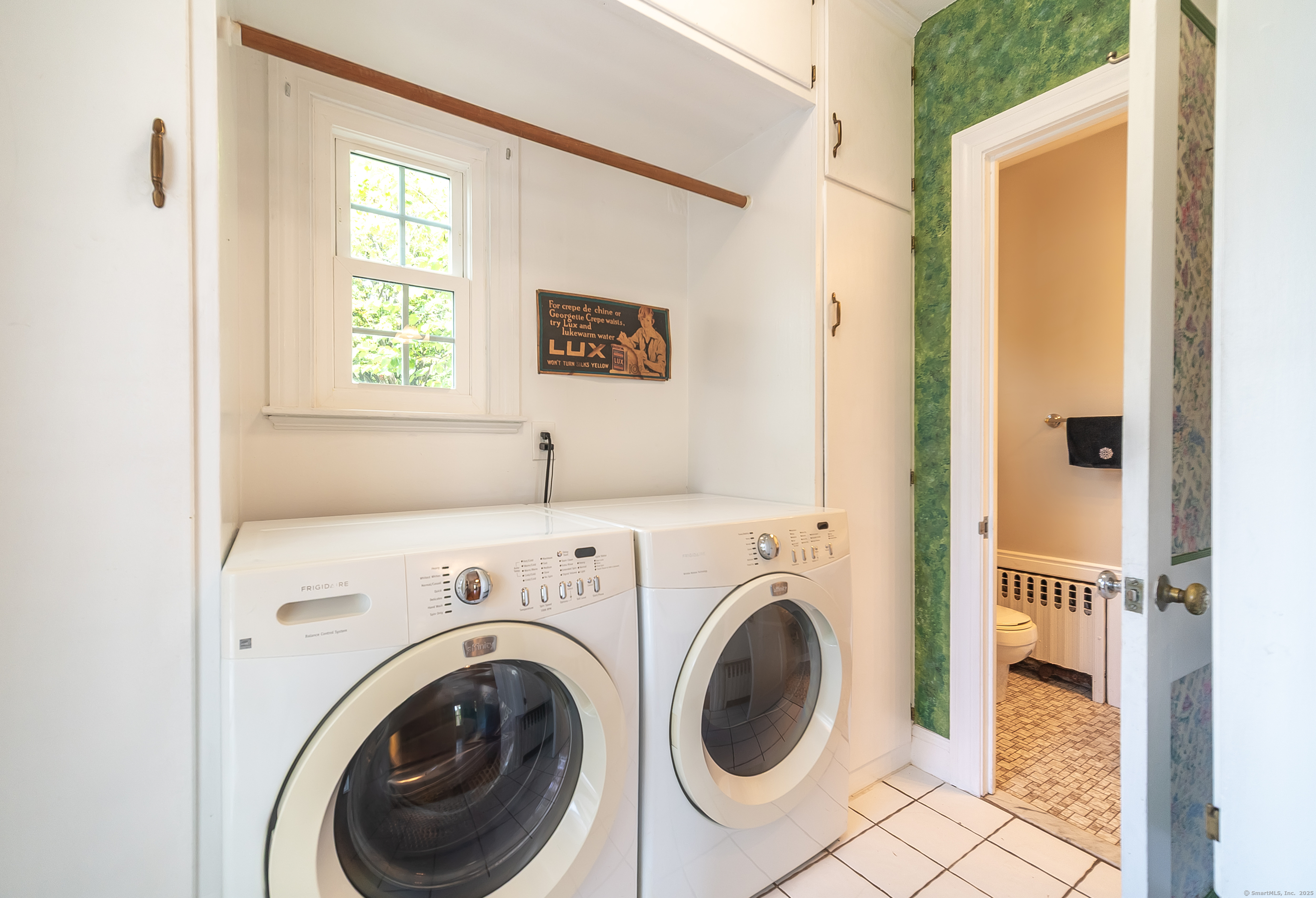 Windsor, Connecticut 06095, United States, 3 Bedrooms Bedrooms, ,2 BathroomsBathrooms,Residential,Active,220224