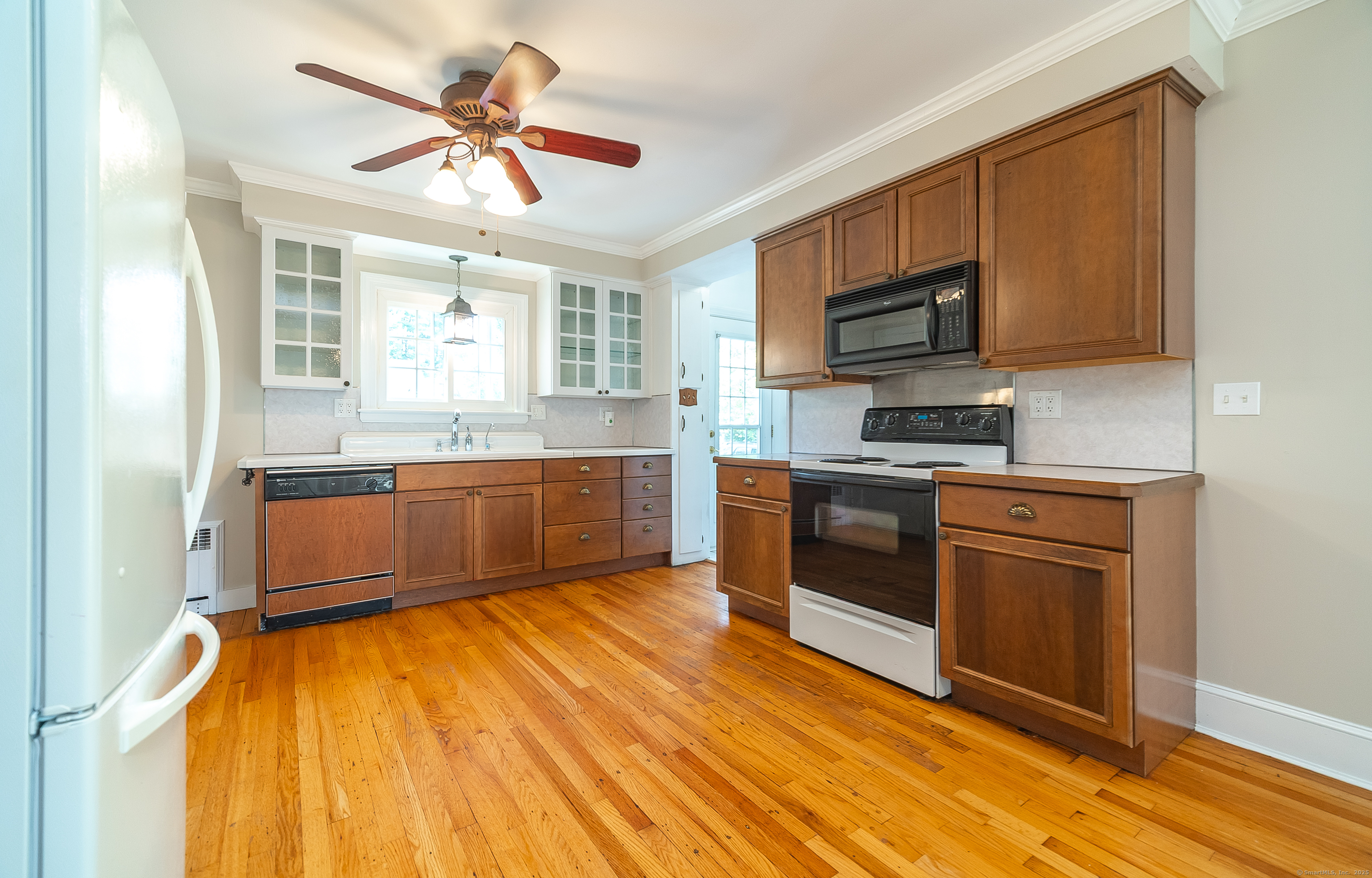 Windsor, Connecticut 06095, United States, 3 Bedrooms Bedrooms, ,2 BathroomsBathrooms,Residential,Active,220224