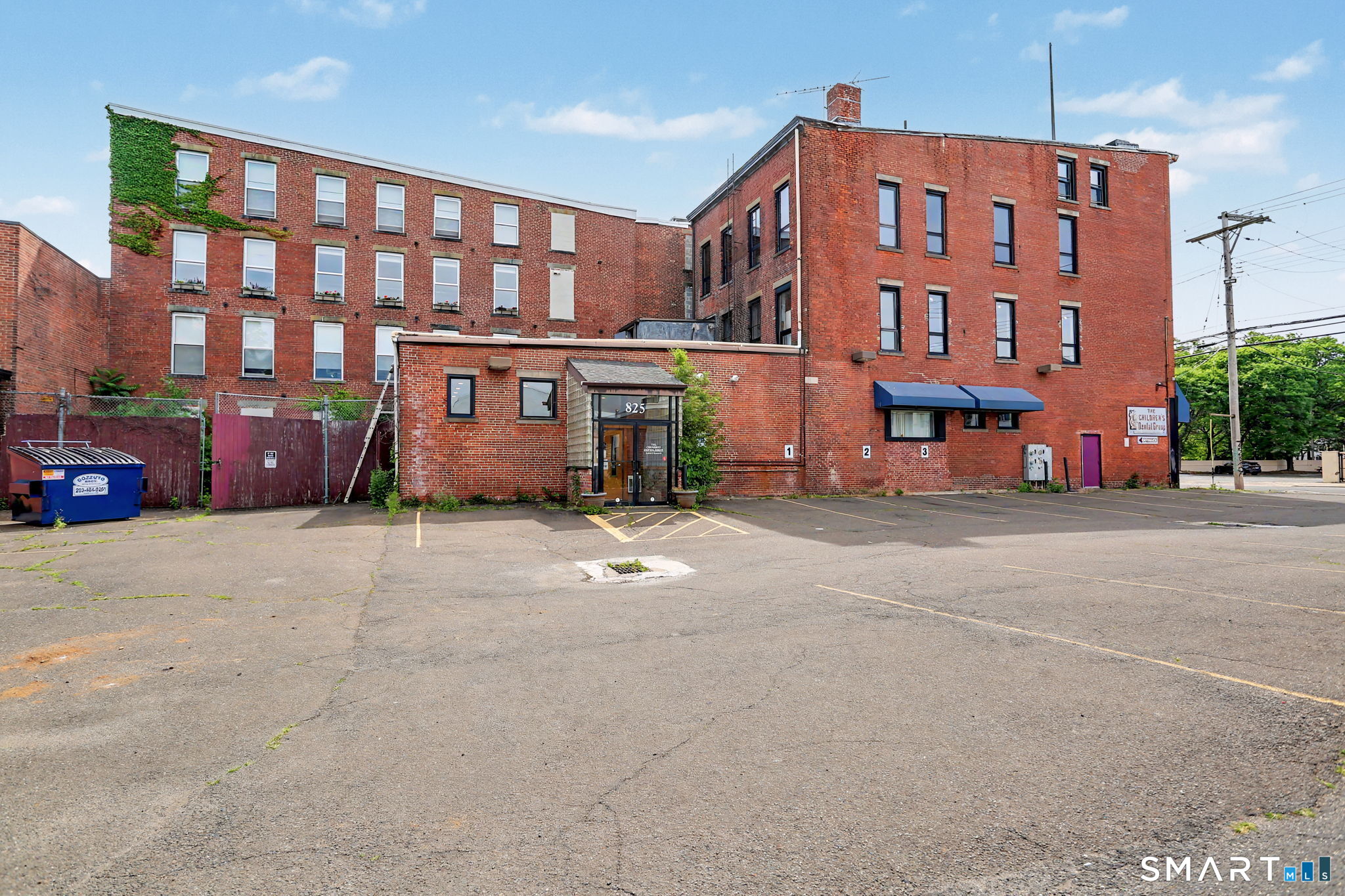 825 Grand Avenue