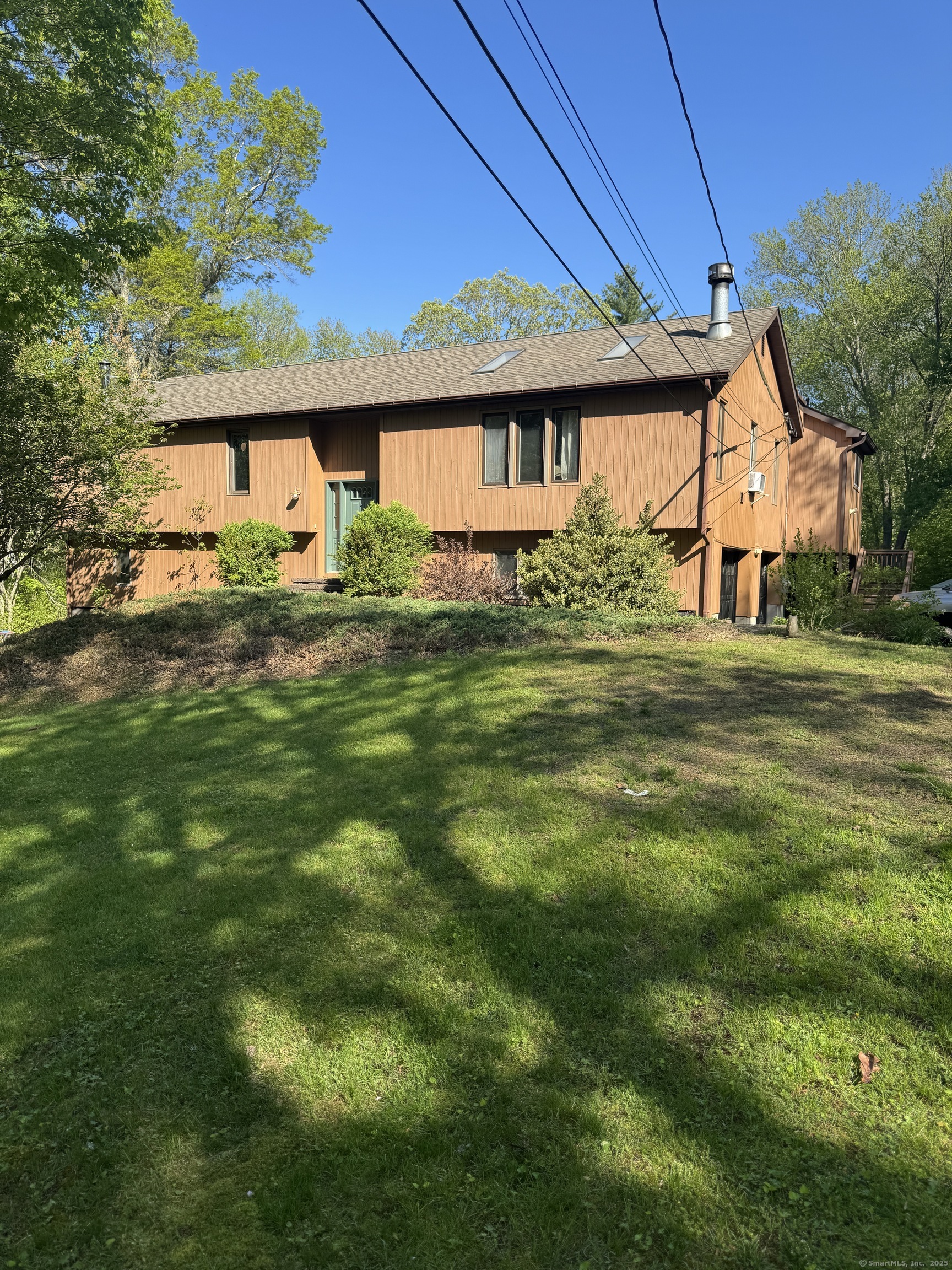 Dawley Road, Griswold, Connecticut - 3 Bedrooms  
3 Bathrooms  
7 Rooms - 