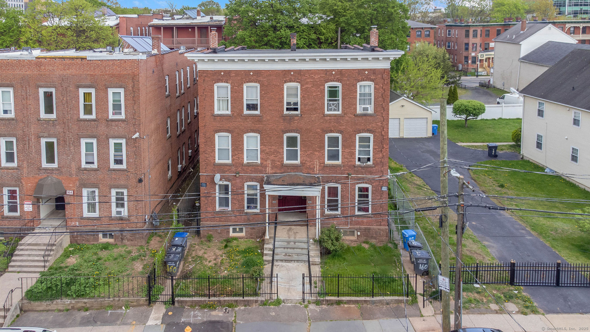 Property for Sale at S Whitney Street, Hartford, Connecticut - Bedrooms: 36 
Bathrooms: 11 
Rooms: 62  - $1,650,000