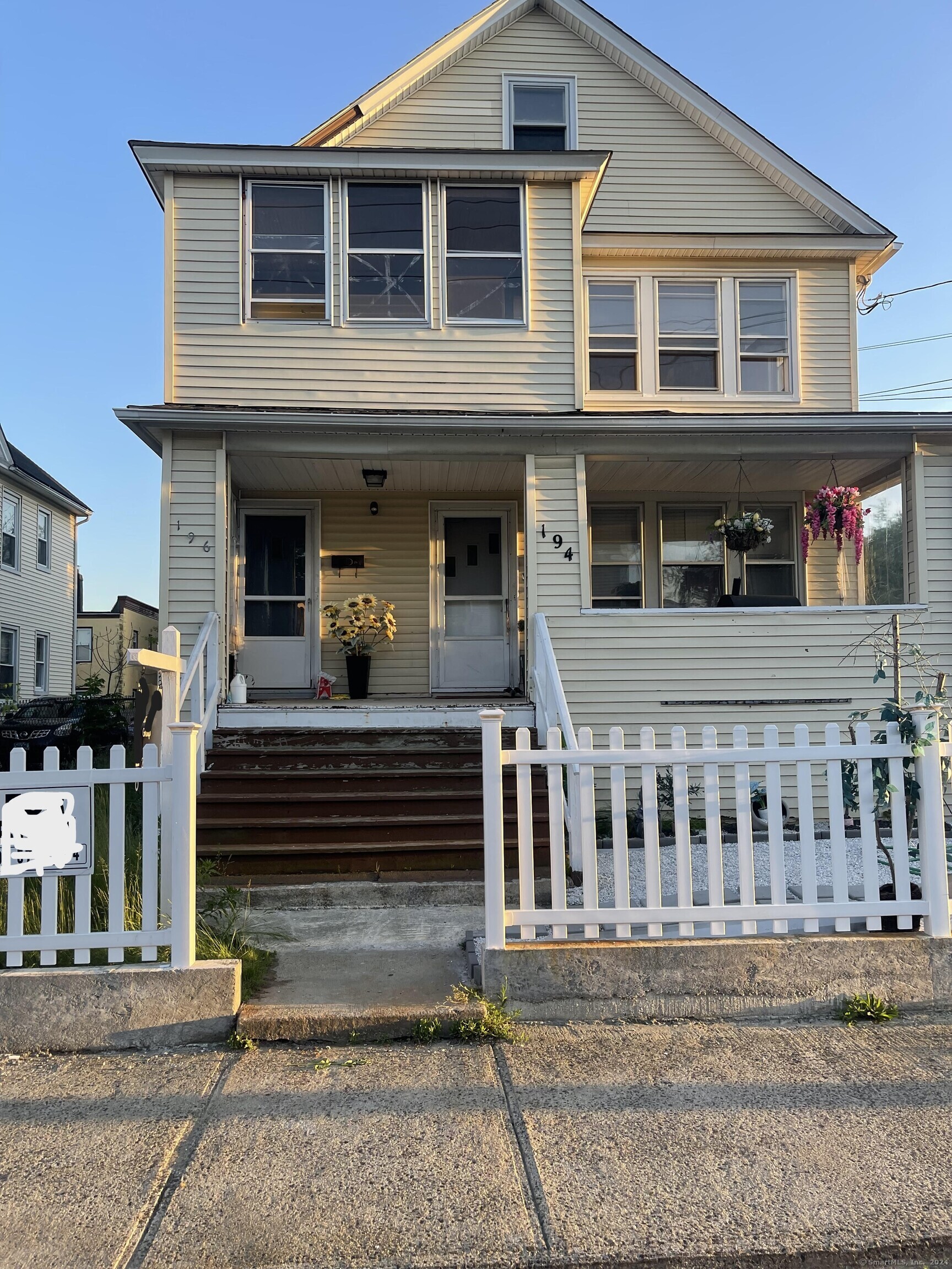 Property for Sale at Adams Street, Bridgeport, Connecticut - Bedrooms: 4 
Bathrooms: 2 
Rooms: 10  - $500,000