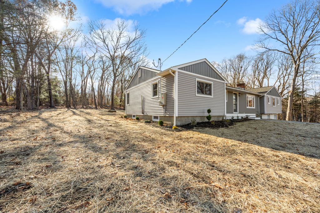 Photo of 27 Tuttle Court, Bethany, CT 06524 (MLS # 24141398)