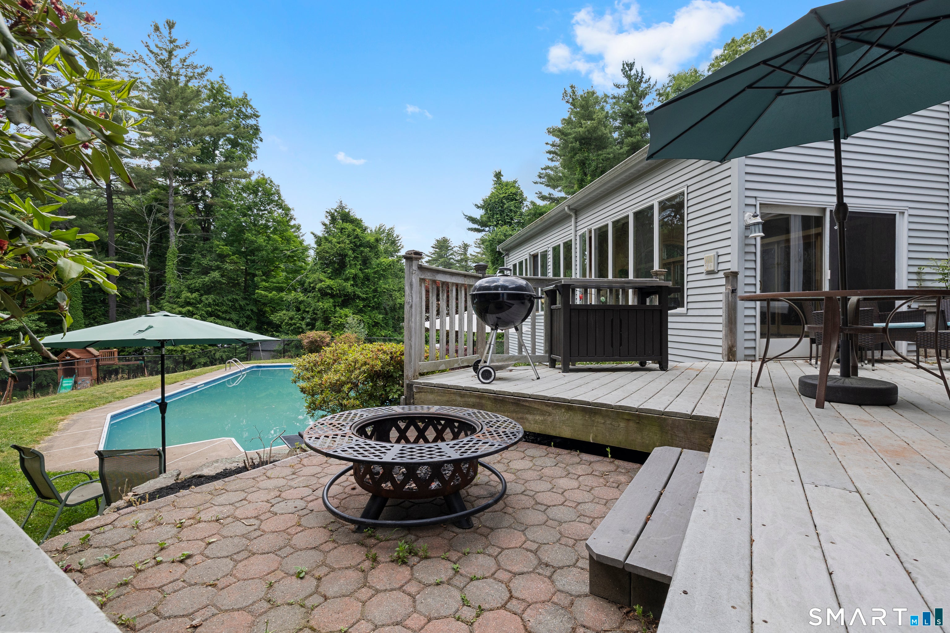 7 Nod Brook Drive