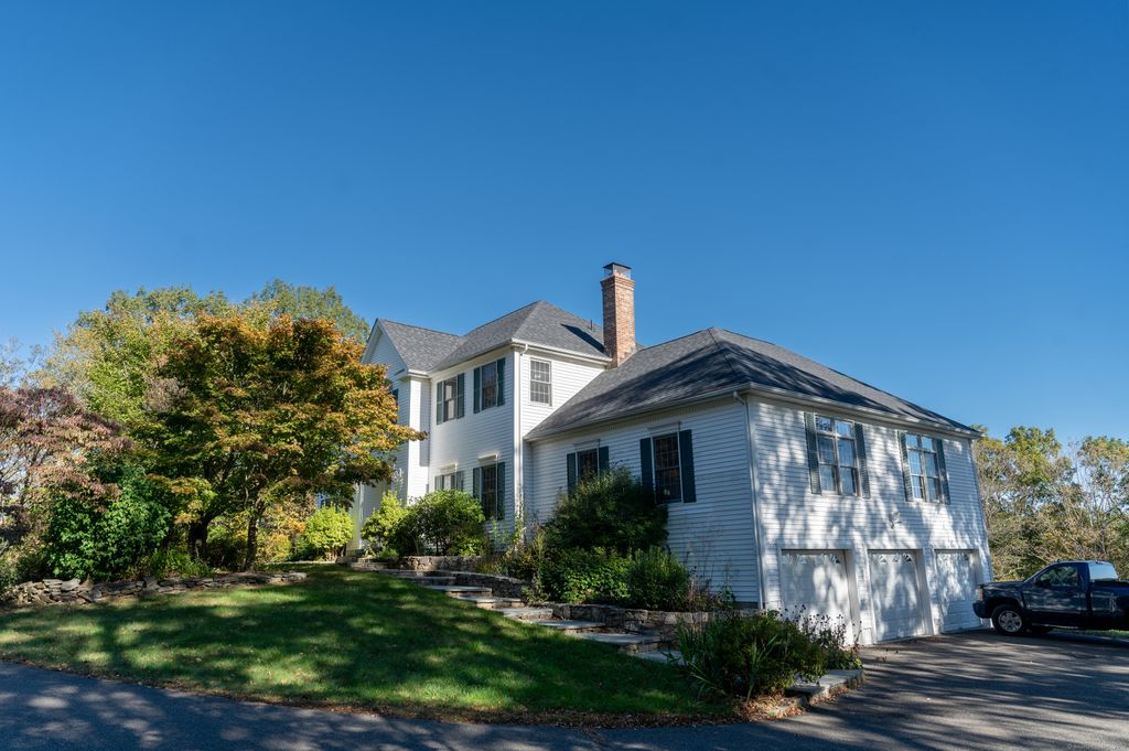 Photo of 412 Laurelwood Lane, Southbury, CT 06488 (MLS # 24131652)
