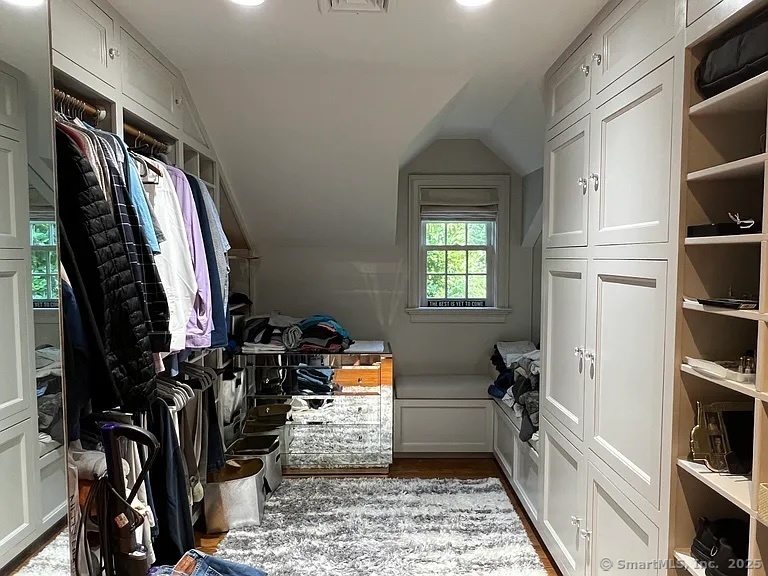 Fairfield, Connecticut 06824, United States, 4 Bedrooms Bedrooms, ,5 BathroomsBathrooms,Residential,Active,218150