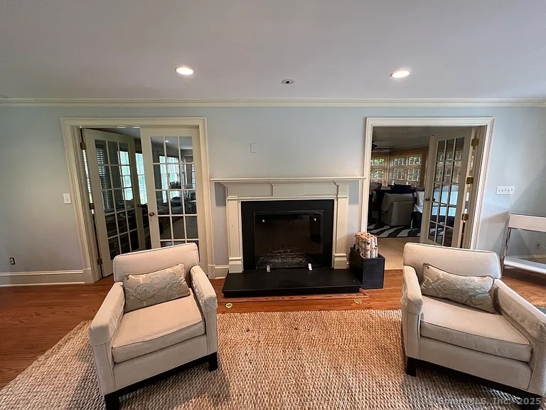 Fairfield, Connecticut 06824, United States, 4 Bedrooms Bedrooms, ,5 BathroomsBathrooms,Residential,Active,218150