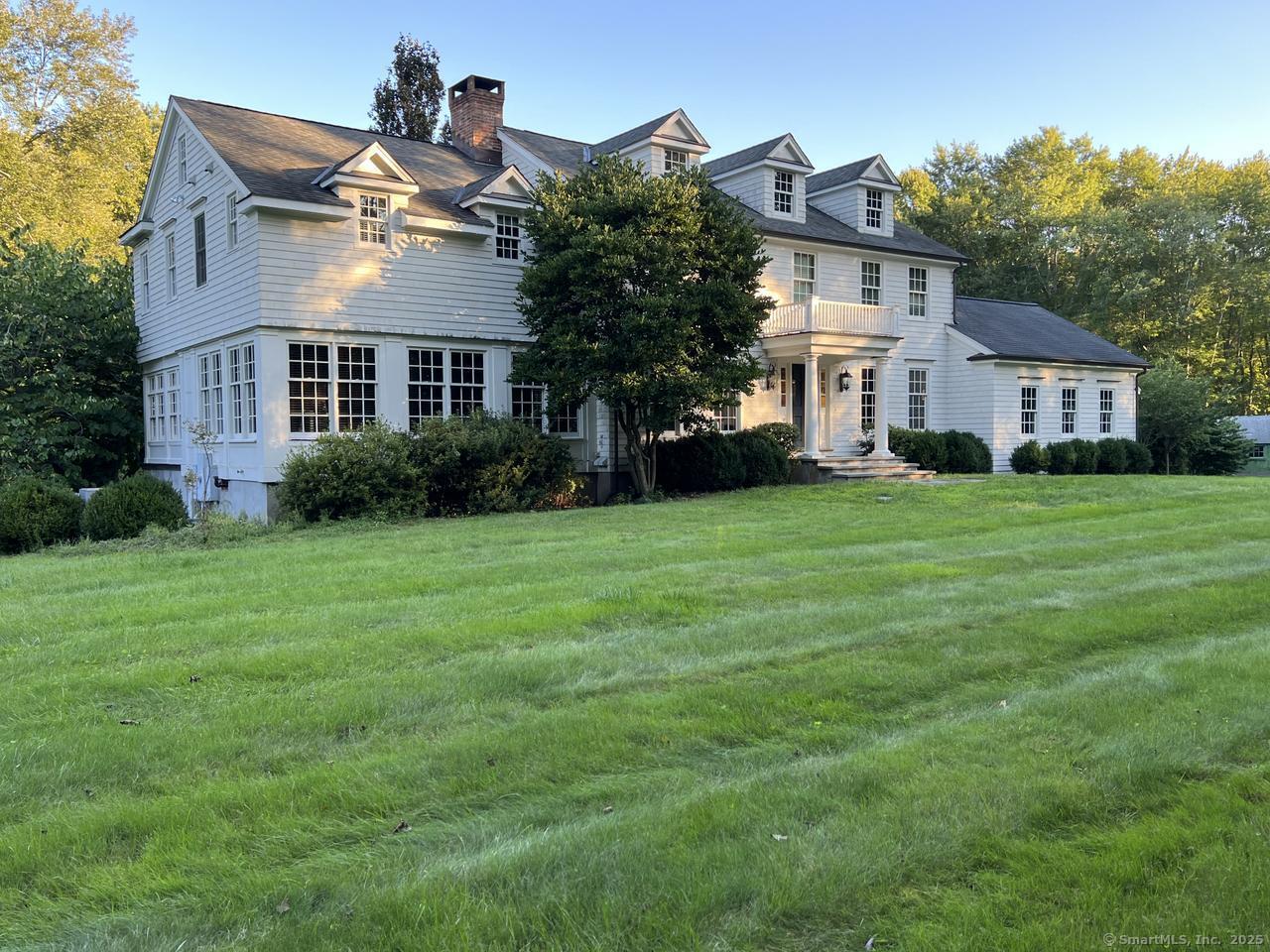 Fairfield, Connecticut 06824, United States, 4 Bedrooms Bedrooms, ,5 BathroomsBathrooms,Residential,Active,218150