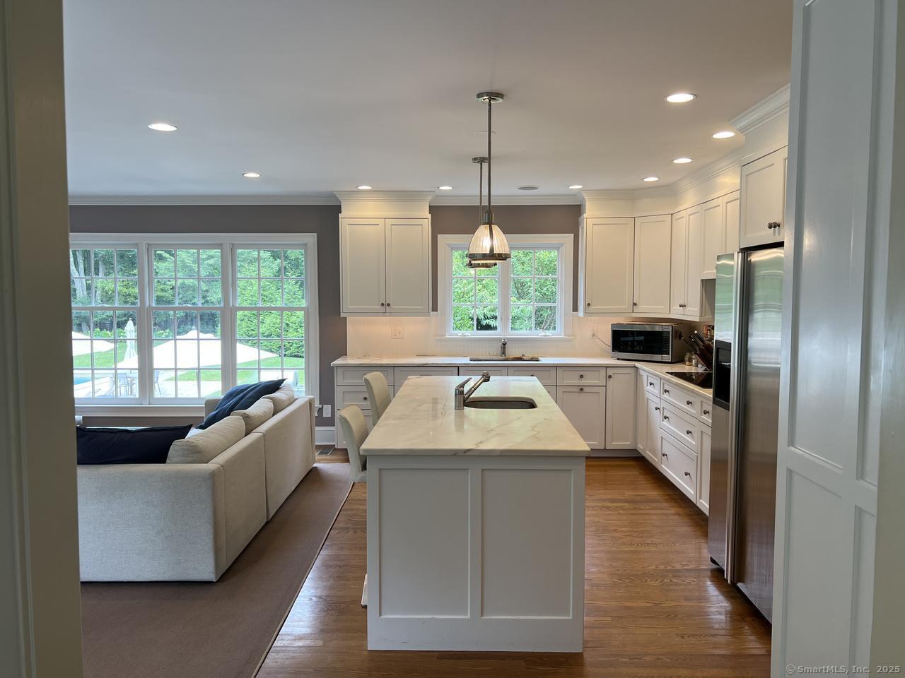 Fairfield, Connecticut 06824, United States, 4 Bedrooms Bedrooms, ,5 BathroomsBathrooms,Residential,Active,218150