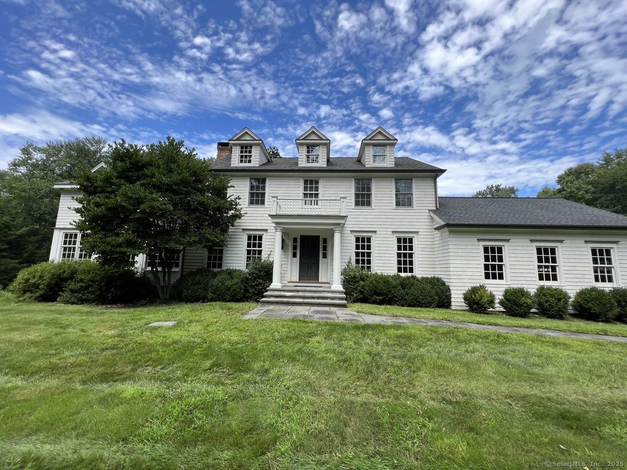 Fairfield, Connecticut 06824, United States, 4 Bedrooms Bedrooms, ,5 BathroomsBathrooms,Residential,Active,218150