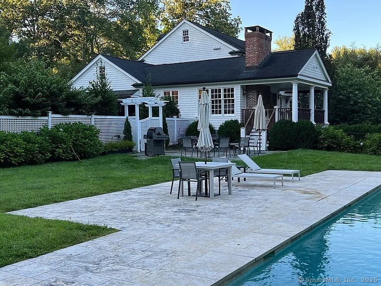 Fairfield, Connecticut 06824, United States, 4 Bedrooms Bedrooms, ,5 BathroomsBathrooms,Residential,Active,218150