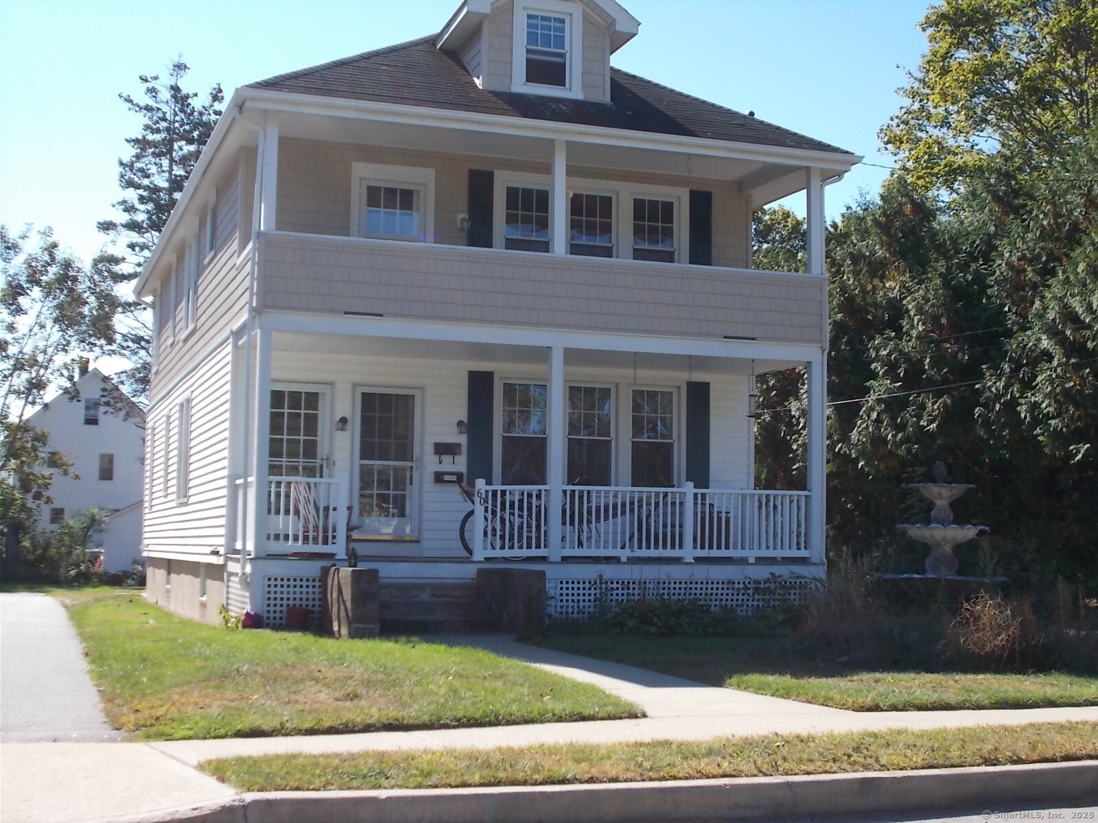Washington Street 1st Floor, Stonington, Connecticut - 2 Bedrooms  
1 Bathrooms  
6 Rooms - 