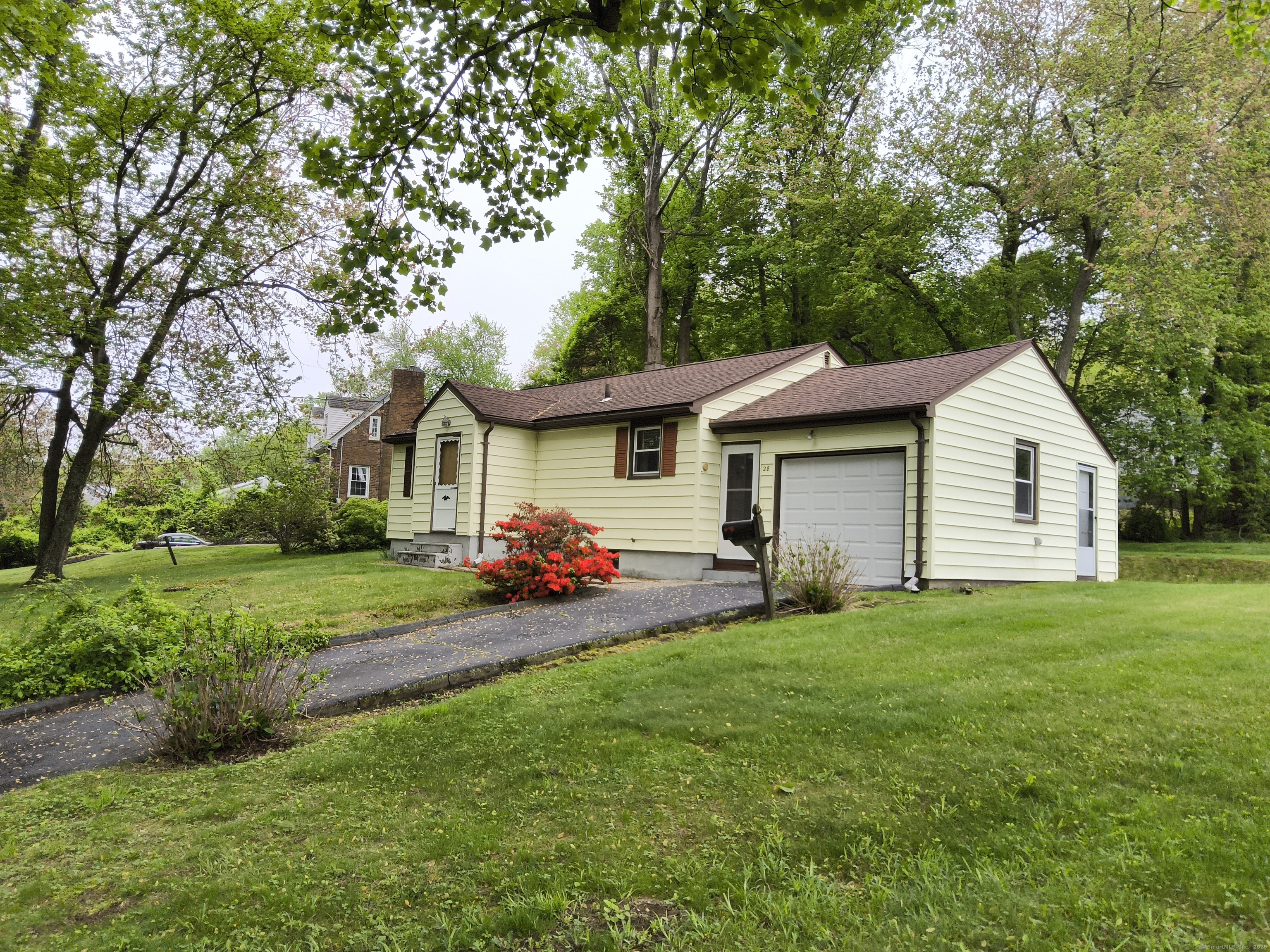28 Entrance Road, Milford, Connecticut image 1