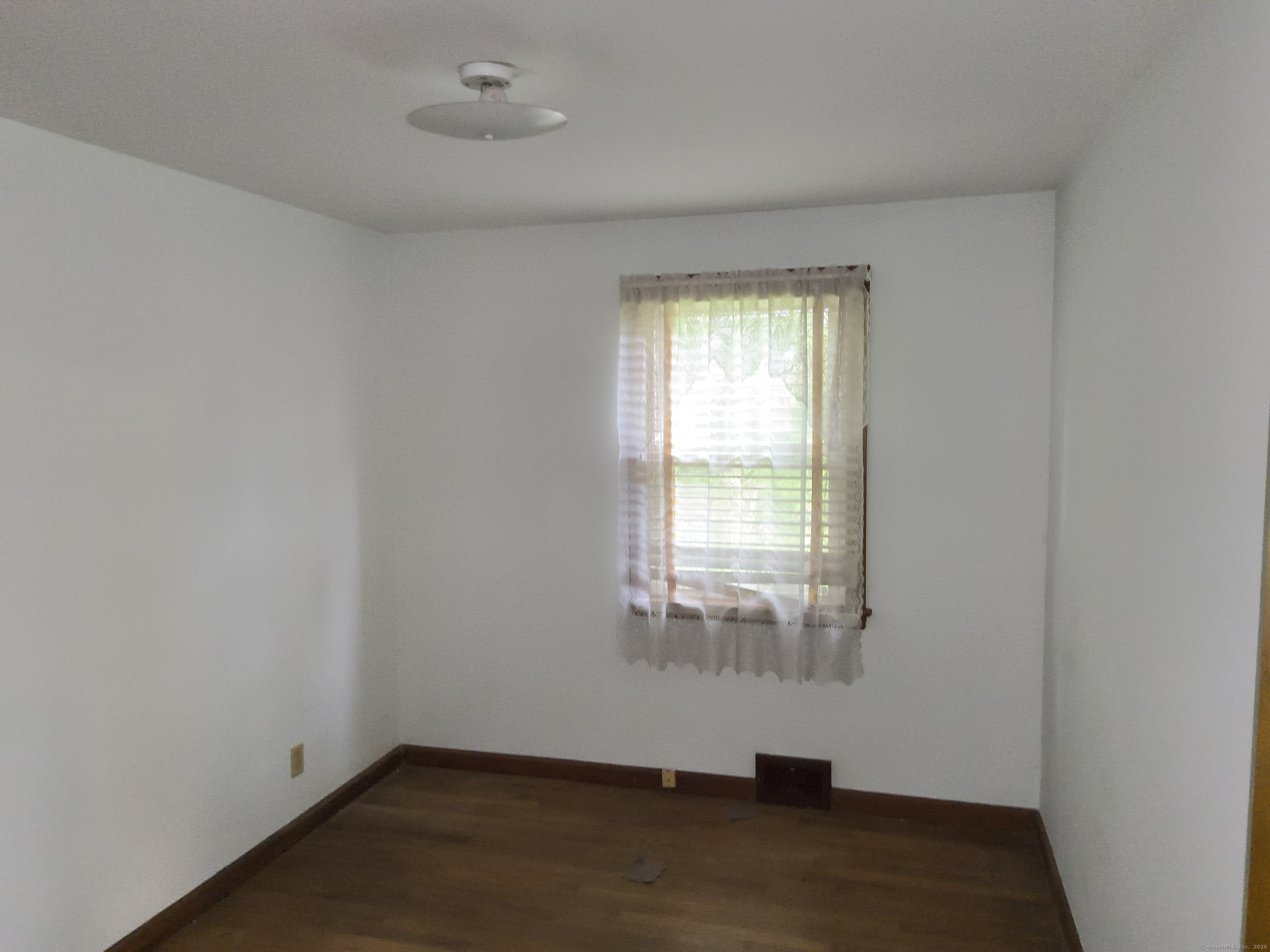 28 Entrance Road, Milford, Connecticut image 8