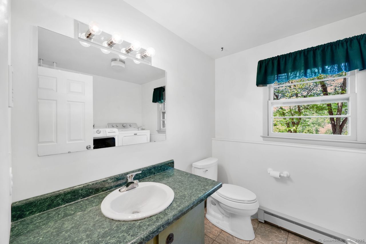 97 Great Ring Road, Newtown, Connecticut image 31