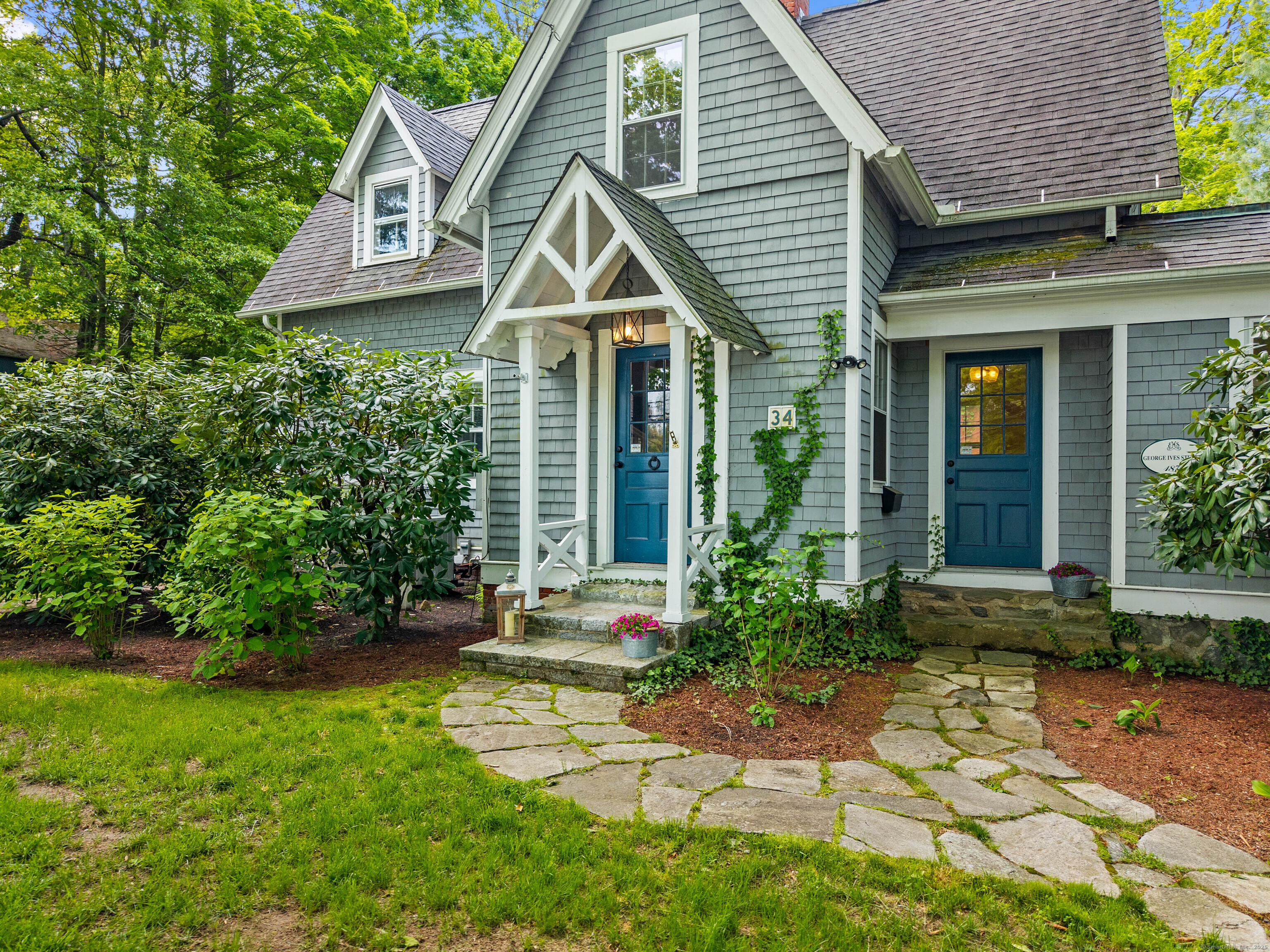 34 West Avenue