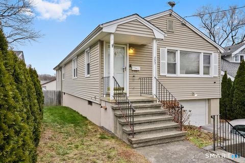 Photo of 732 Tunxis Hill Road, Fairfield, CT 06824 (MLS # 24168769)