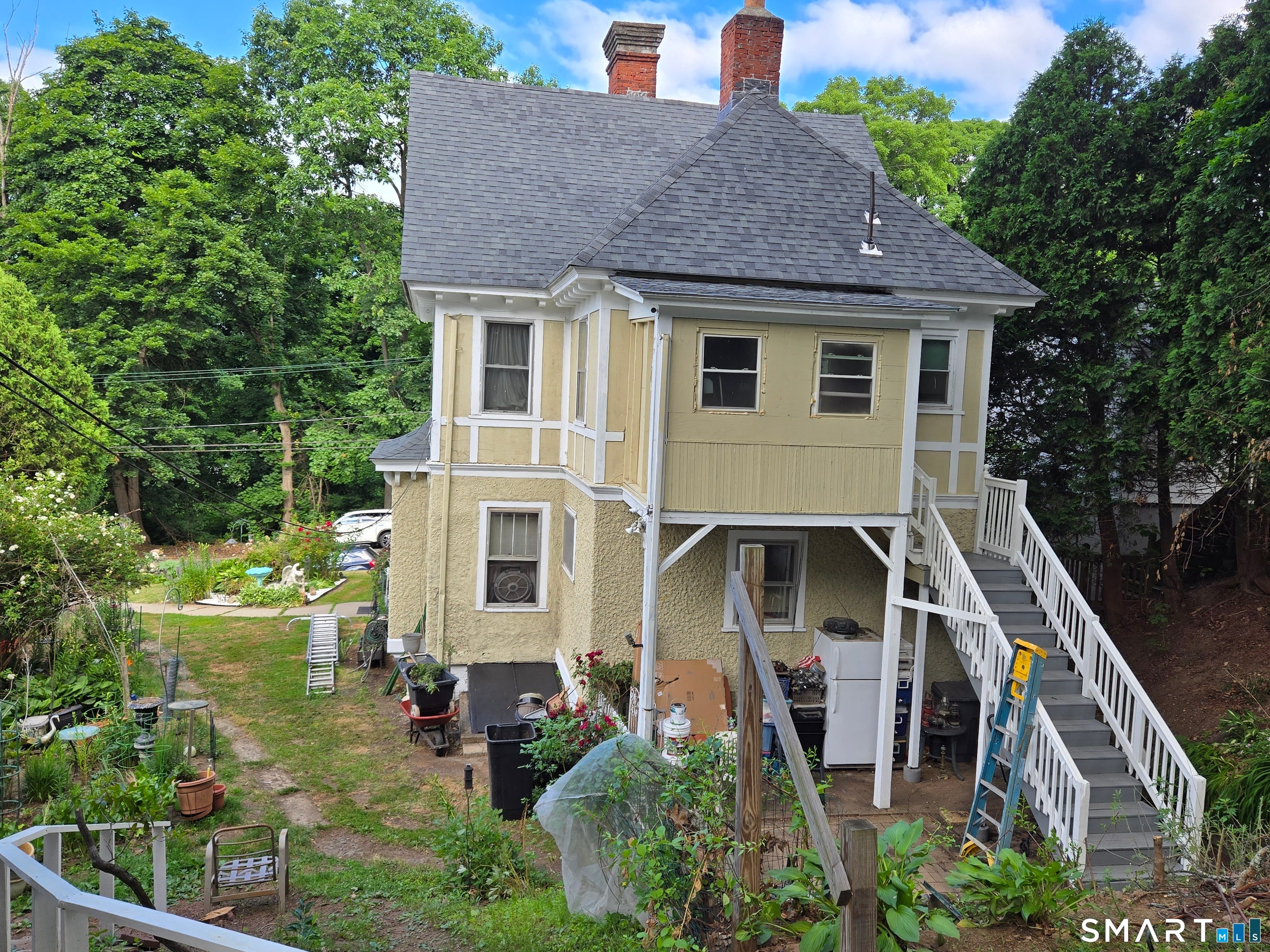 376 Farmington Avenue