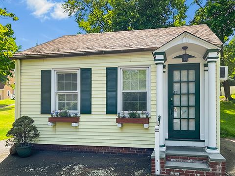Photo of 1360 Whitney Avenue, Hamden, CT 06517 (MLS # 24143616)