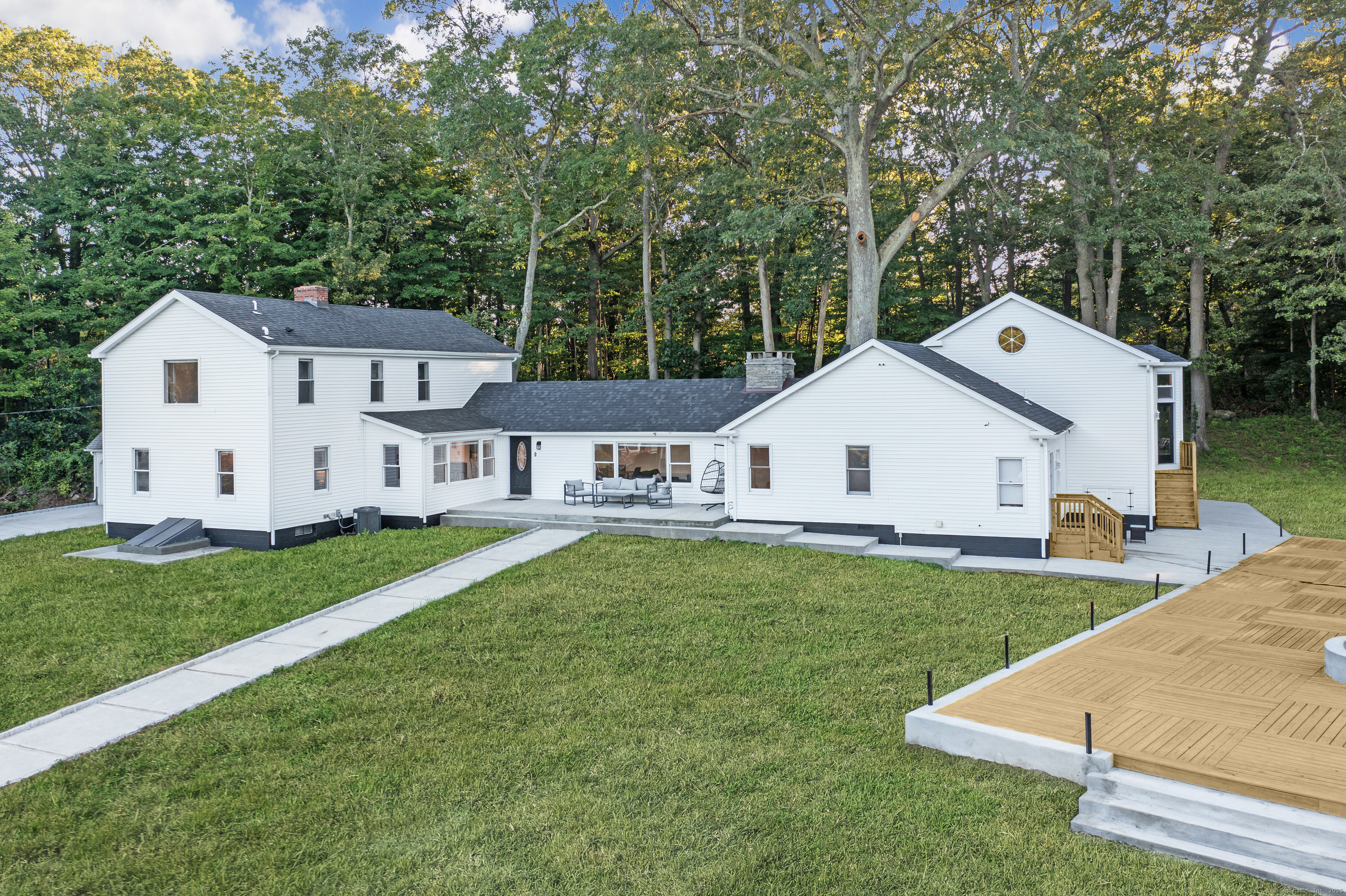 16 Yankee Peddler Path