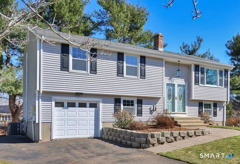 Photo of 8 Blue Meadow Road, Middletown, CT 06457 (MLS # 24162713)