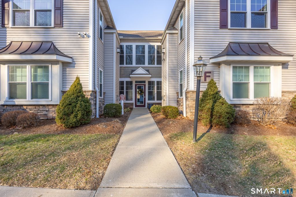 Photo of 95 S Ridge Lane #FGL-2, Berlin, CT 06037 (MLS # 24148838)