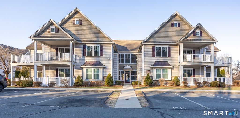 Photo of 95 S Ridge Lane #FGL-2, Berlin, CT 06037 (MLS # 24148838)