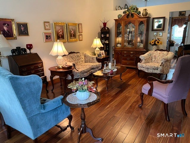 102 North Maple Street 4C