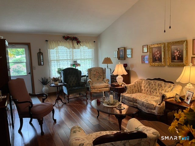102 North Maple Street 4C
