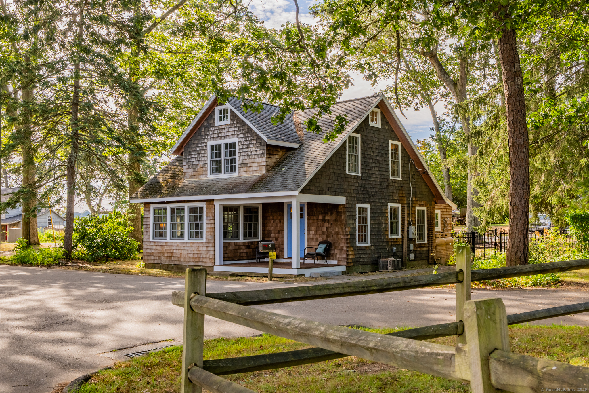 9 Hoskins Street
