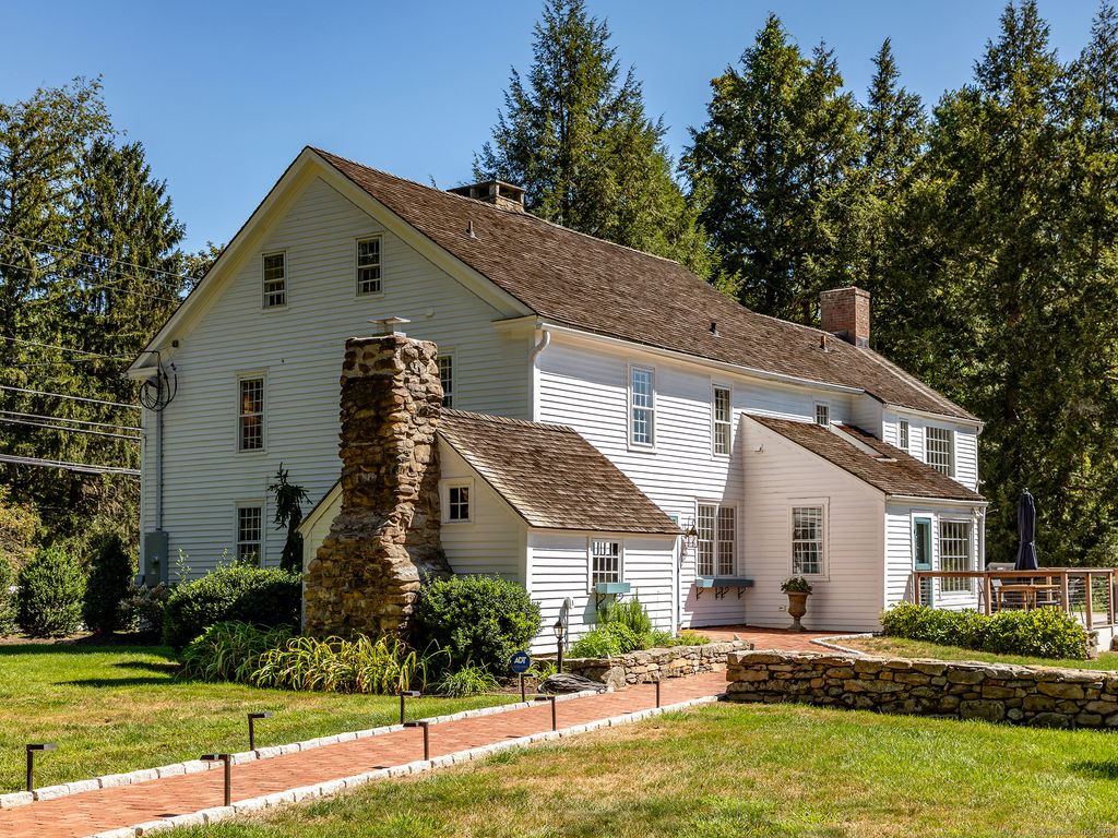 Photo of 55 Good Hill Road, Woodbury, CT 06798 (MLS # 24136657)