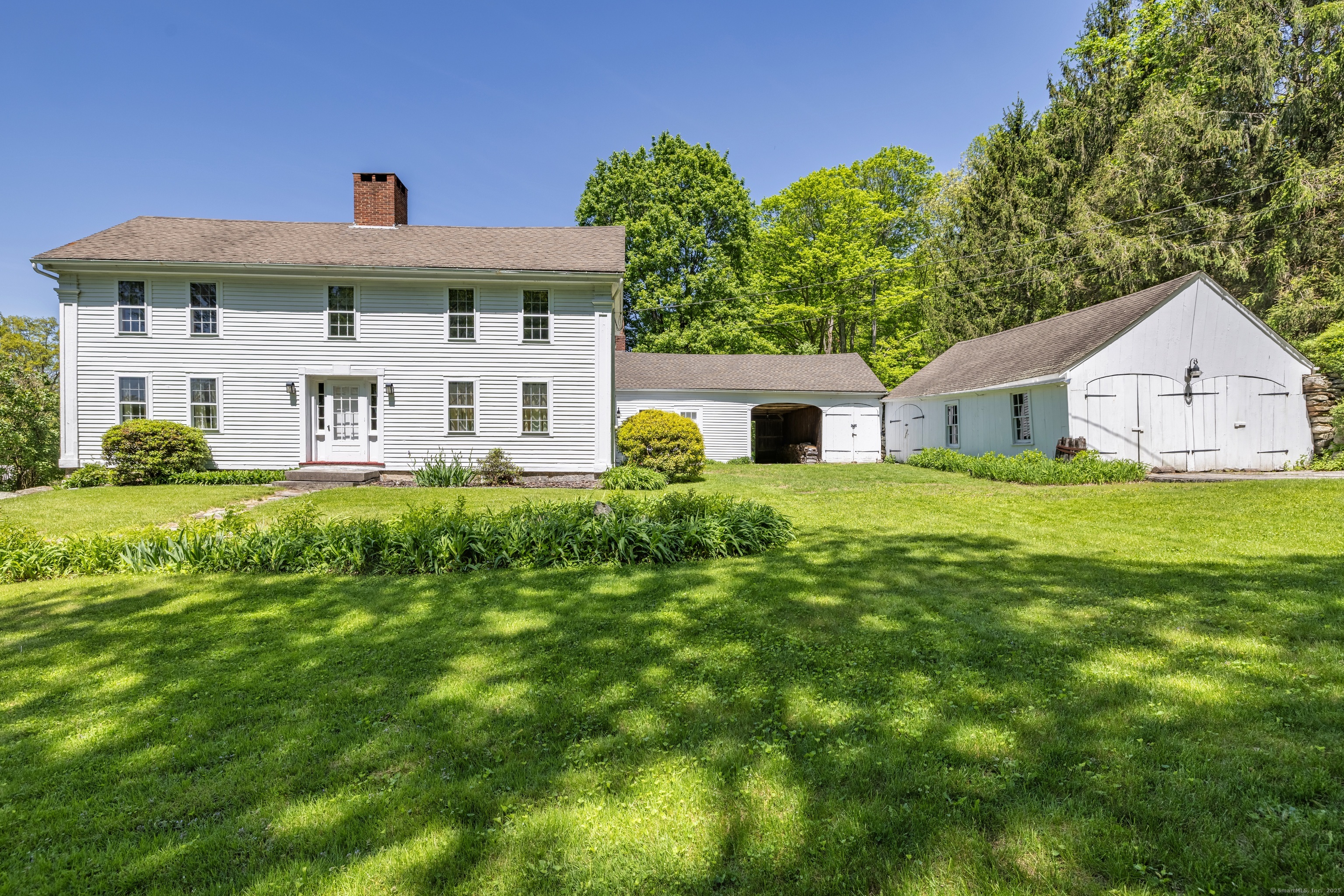 Parish Hill Road, Windham, Connecticut - 3 Bedrooms  
2 Bathrooms  
8 Rooms - 