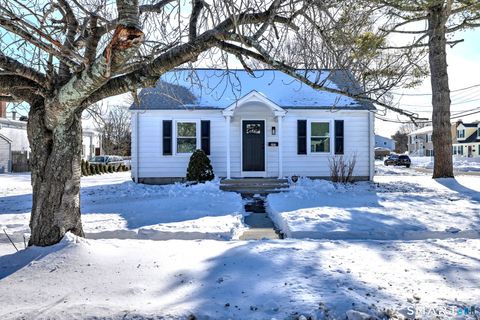 Photo of 265 Birdseye Street, Stratford, CT 06615 (MLS # 24152186)